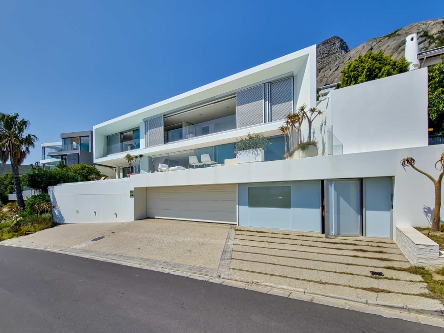 5 Bedroom Property for Sale in Fresnaye Western Cape